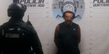 Detienen a hombre en posesión de un arma de fuego y droga en Playa del Carmen