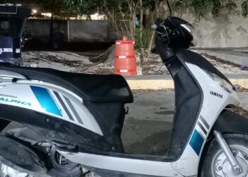 Dos sujetos son detenidos tras conducir una moto de manera indebida; era robada