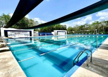 Alberca Olímpica de Playa del Carmen cuna de campeones, recibe mantenimiento