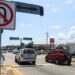 Aviso de cambios de circulación vial, en el boulevard Playa del Carmen