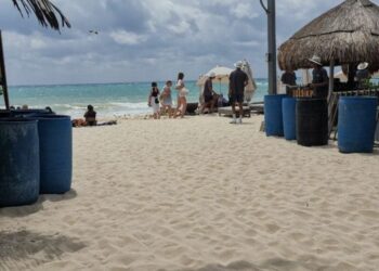 Cierran puerto por surada en Playa del Carmen; suspenden actividades náuticas
