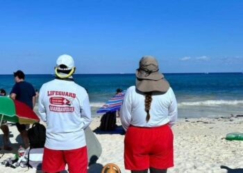 Guardavidas de Playa del Carmen realizan hasta tres rescates al día en esta temporada vacacional