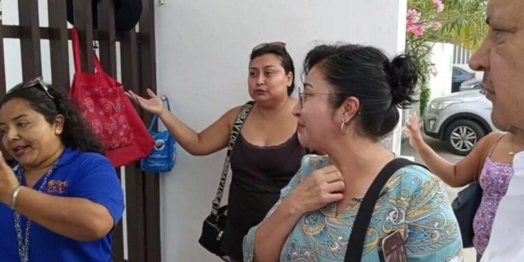 Acusan padres de familia a delegada sindical de impedir el funcionamiento de cámaras en escuela de Playa del Carmen