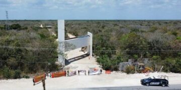 Ordenan arraigo contra periodista y abogada que denunció presunto despojo de terrenos en Playa del Carmen