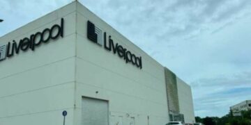 Ladrones ingresaron por un boquete al Liverpool de Playa del Carmen; robaron dinero en efectivo