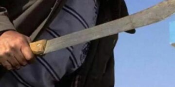 Sujeto en presunto estado de ebriedad quiso machetear a un policía en Playa del Carmen