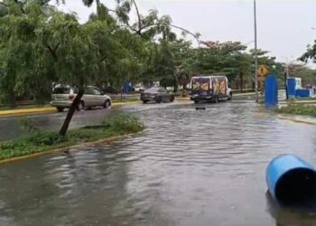 Varias zonas de Playa del Carmen lucen encharcadas a causa de las lluvias de las últimas horas