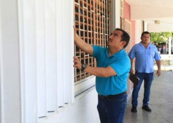 Refugios están listos en Playa del Carmen y Centros de Salud cuentan con medicamentos: Lili Campos