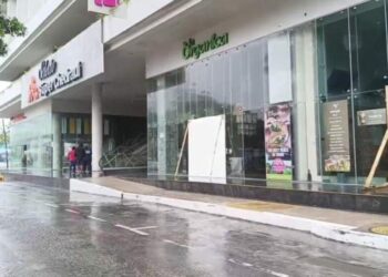 Seguridad de trabajadores fue prioridad para restauranteros de Playa del Carmen ante el paso de "Beryl"