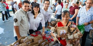 Estefanía Mercado y Eugenio Segura encabezan jornada de bienestar animal en Playa del Carmen