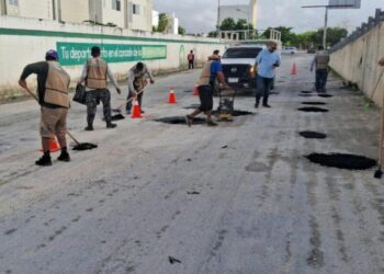 Intensas jornadas de bacheo llegan a la alcaldía de Puerto Aventuras