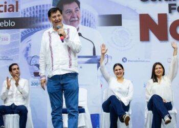 Que se oiga bien y se oiga lejos: ¡Playa del Carmen!: Gerardo Fernández Noroña