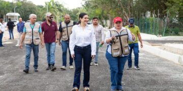 Con la pavimentación de la avenida Mayapan, Estefanía Mercado cumple a los habitantes de Tumben Chilam en Playa del Carmen