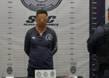 Detienen a hombre con envoltorios de posible narcótico en fraccionamiento Porto Alto en Playa del Carmen