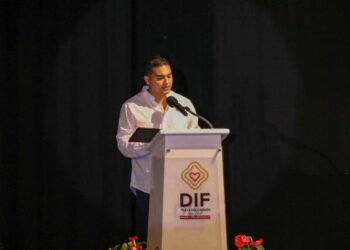 Eduardo Asencio toma protesta a Impulsores de la Transformación del DIF Playa del Carmen