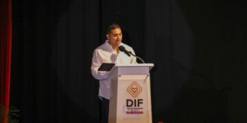 Eduardo Asencio toma protesta a Impulsores de la Transformación del DIF Playa del Carmen