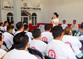 El Sindicato de Volqueteros se suma a la construcción de paz que lidera Estefanía Mercado en Playa del Carmen