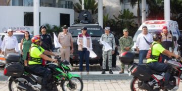 Estefanía Mercado da el banderazo de inicio del Operativo Vacacional de Verano 2025 en Playa del Carmen