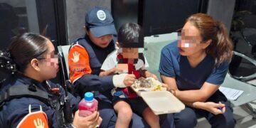 Policías de Playa del Carmen atienden un caso de maltrato infantil en Puerto Aventuras