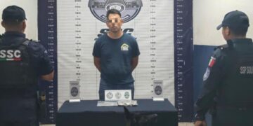 Detienen a presunto narcomenudista en posesión de marihuana en Playa del Carmen