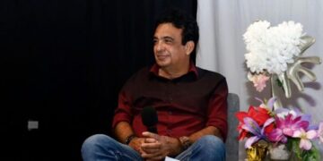 “Noche de café y poesía” en Playa del Carmen recibe a Agustín Labrada y sus versos