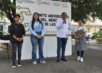 Celebran el 5to. Aniversario del Mercado Mundo de las Piñatas en Playa del Carmen
