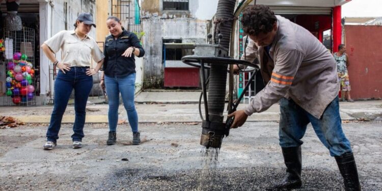 Chambamanía arranca con todo en Villas del Sol; Estefanía Mercado supervisa mega jornada de Servicios Públicos