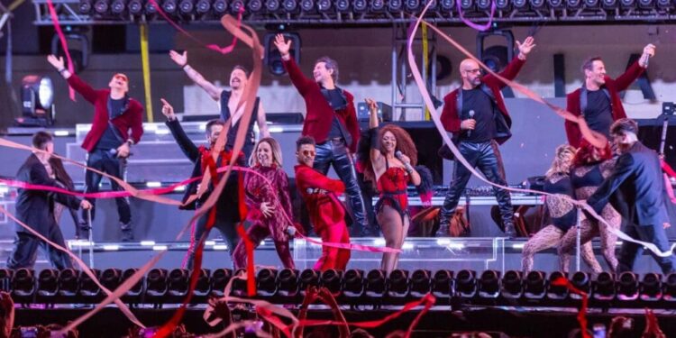 Enciende a más de 35 mil personas el “90’s Pop Tour” en el cierre del Carnaval de Playa del Carmen 2026