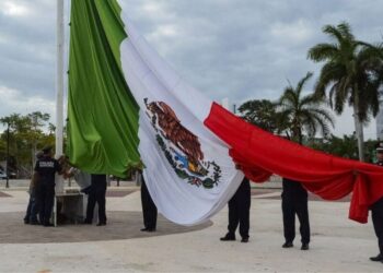 Gobierno de Playa del Carmen conmemora el Día de la Bandera y reafirma su compromiso con un México de orden y justicia