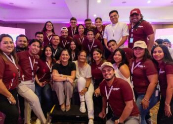 Con respaldo de Estefanía Mercado, el foro “Transformación por México” de Patricia Armendáriz inspira a jóvenes de Playa del Carmen