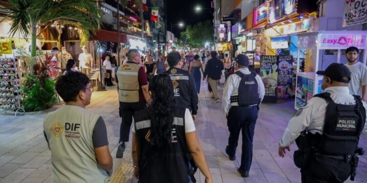 Cero tolerancia al trabajo infantil: DIF Playa del Carmen intensifica recorridos en la Quinta Avenida