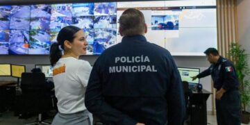 Estefanía Mercado supervisa bodycams para fortalecer la vigilancia en Playa del Carmen